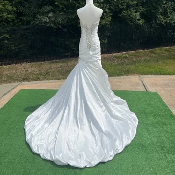 NWT Maggie Sottero Bridal Gown Strapless Diamond White Satin Size 8 - Picture 8 of 15